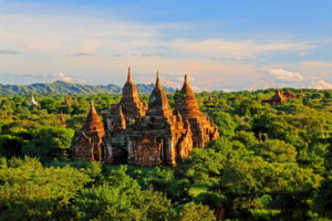 Ruinenfeld mit Stupas ' Ebene der 2000 Pagoden ', Historische Königsstadt Bagan, Myanmar, Abendsonne Ruinenfeld mit Stupas ' Ebene der 2000 Pagoden ', Historische Königsstadt Bagan, Myanmar, Abendsonne